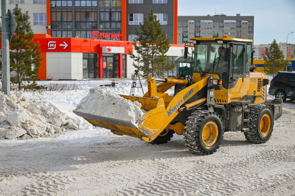 В Барнауле для уборки снега с улично-дорожной сети продолжат эвакуировать мешающие автомобили