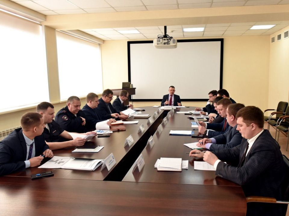 В администрации города обсудили синхронизацию работ на инженерных сетях и ремонта дорог, предусмотренных на 2026 год