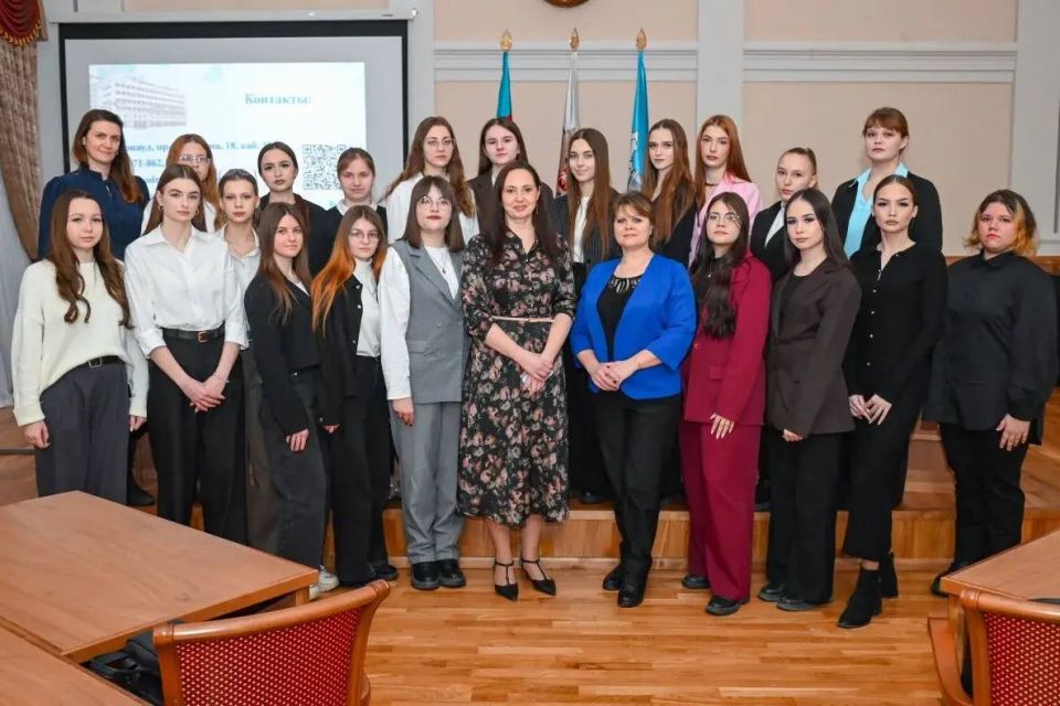 10 февраля в администрации города Барнаула прошел День открытых дверей для студентов ПОЧУ «Барнаульский кооперативный техникум Алтайского крайпотребсоюза», получающих образование по направлению «Юриспруденция»