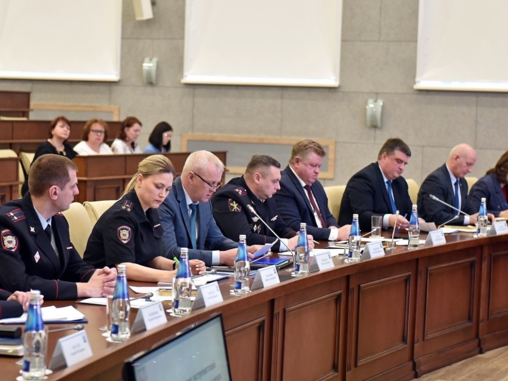 Меры по борьбе с подростковой преступностью обсудили в администрации города Меры по борьбе с подростковой преступностью обсудили в администрации города