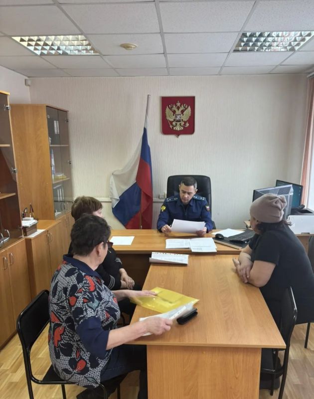 Заместитель прокурора края Дмитрий Патлаев провел личный прием жителей Усть-Пристанского района