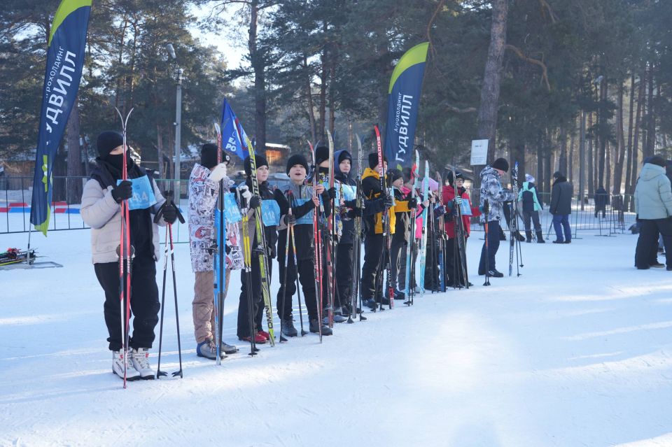 Порядка 800 человек вышли на старт массовой гонки «Лыжня России – 2026»