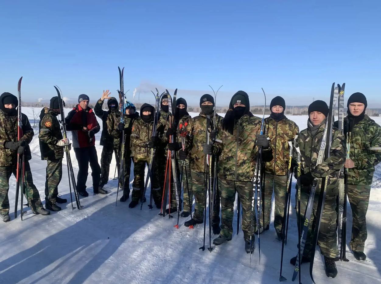 Межрегиональный кадетский лыжный десант – дань памяти героям России Межрегиональный кадетский лыжный десант – дань памяти героям России