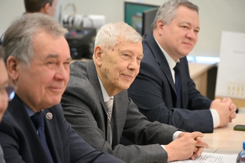 Патриарх алтайской политики отметил юбилей Патриарх алтайской политики отметил юбилей