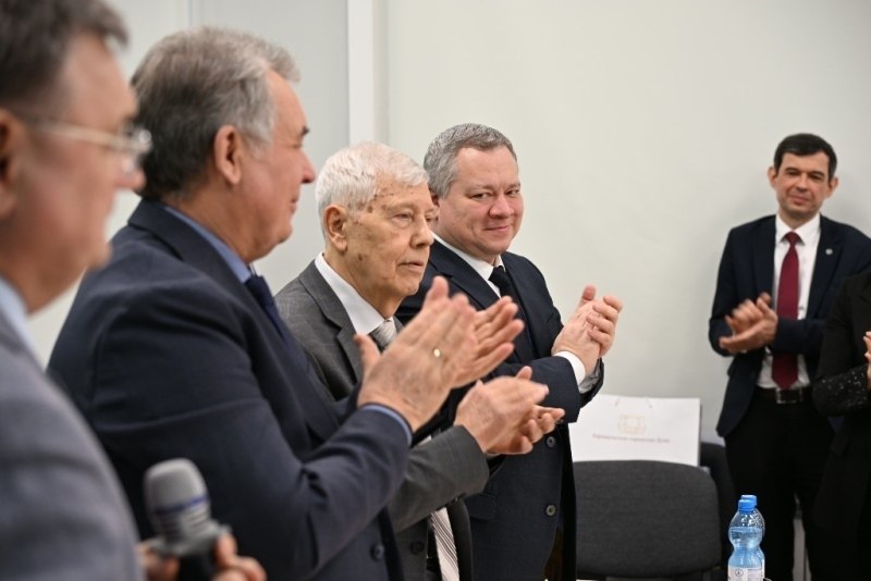 Патриарх алтайской политики отметил юбилей Патриарх алтайской политики отметил юбилей