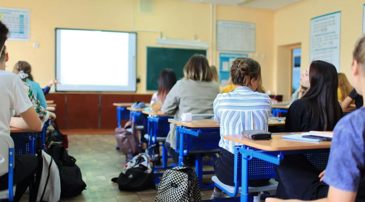 С началом нового учебного года в российских школах в обязательный предмет «Индивидуальный проект» для учеников 10 - 11-х классов будет интегрирована программа «Обучение служением. Первые»