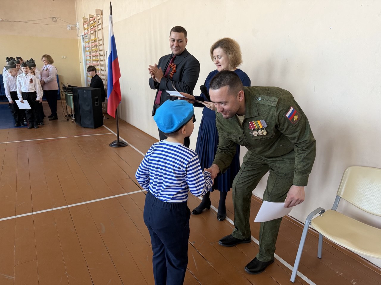 Юным барнаульцам прививают любовь к Родине через патриотические мероприятия