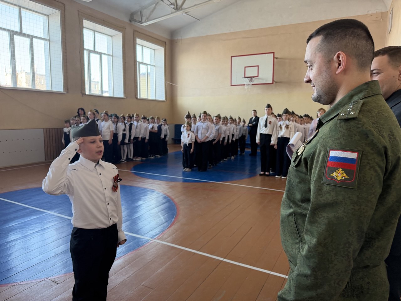 Юным барнаульцам прививают любовь к Родине через патриотические мероприятия Юным барнаульцам прививают любовь к Родине через патриотические мероприятия