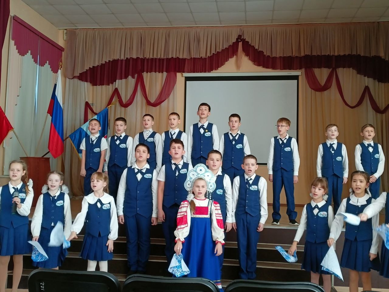 Юным барнаульцам прививают любовь к Родине через патриотические мероприятия Юным барнаульцам прививают любовь к Родине через патриотические мероприятия