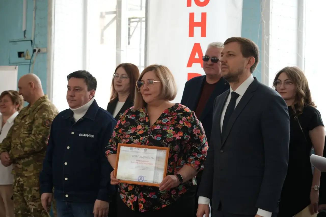 Сквозь испытания к победе. Сегодня в Бийске на базе школы №4 состоялся краевой смотр юнармейских отрядов «Орленок» Сквозь испытания к победе. Сегодня в Бийске на базе школы №4 состоялся краевой смотр юнармейских отрядов «Орленок»