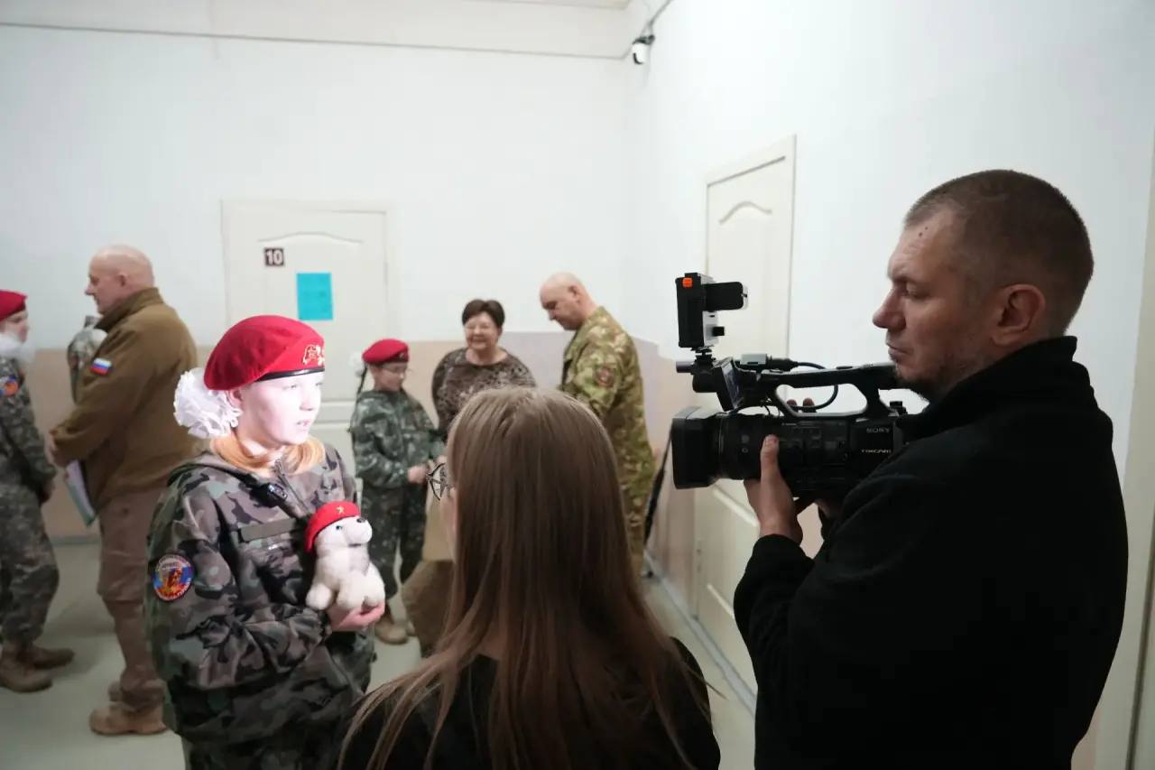 Сквозь испытания к победе. Сегодня в Бийске на базе школы №4 состоялся краевой смотр юнармейских отрядов «Орленок» Сквозь испытания к победе. Сегодня в Бийске на базе школы №4 состоялся краевой смотр юнармейских отрядов «Орленок»