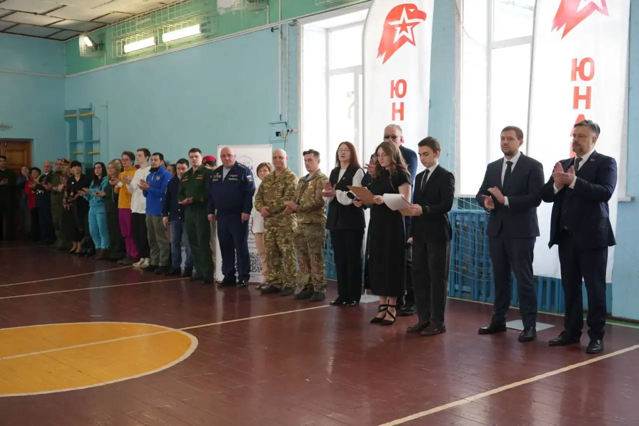 Сквозь испытания к победе. Сегодня в Бийске на базе школы №4 состоялся краевой смотр юнармейских отрядов «Орленок» Сквозь испытания к победе. Сегодня в Бийске на базе школы №4 состоялся краевой смотр юнармейских отрядов «Орленок»