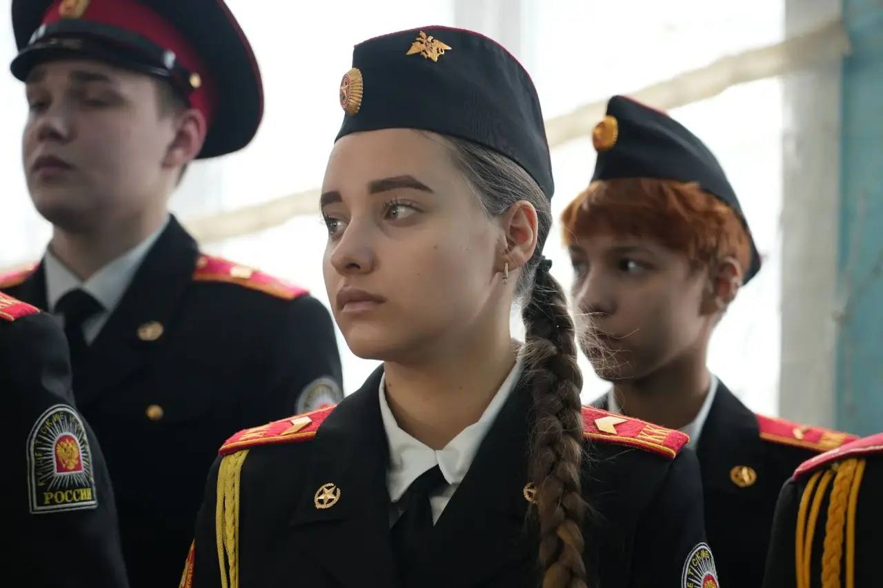 Сквозь испытания к победе. Сегодня в Бийске на базе школы №4 состоялся краевой смотр юнармейских отрядов «Орленок» Сквозь испытания к победе. Сегодня в Бийске на базе школы №4 состоялся краевой смотр юнармейских отрядов «Орленок»