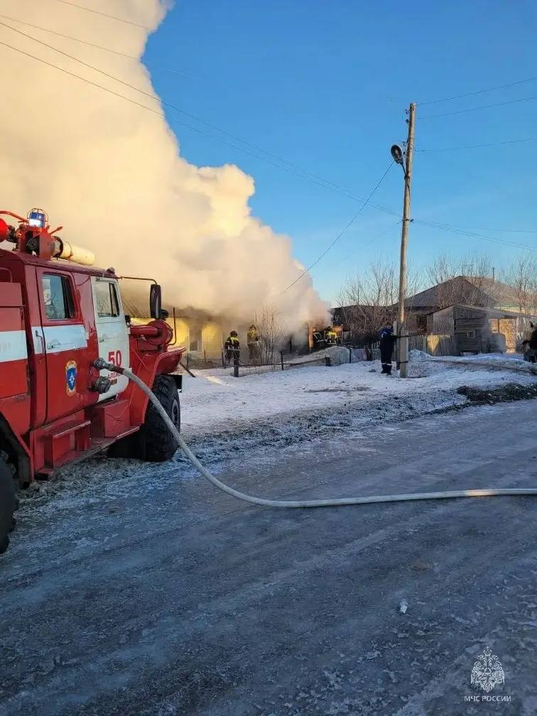 Четверо детей спасены при пожаре в Алейске Четверо детей спасены при пожаре в Алейске