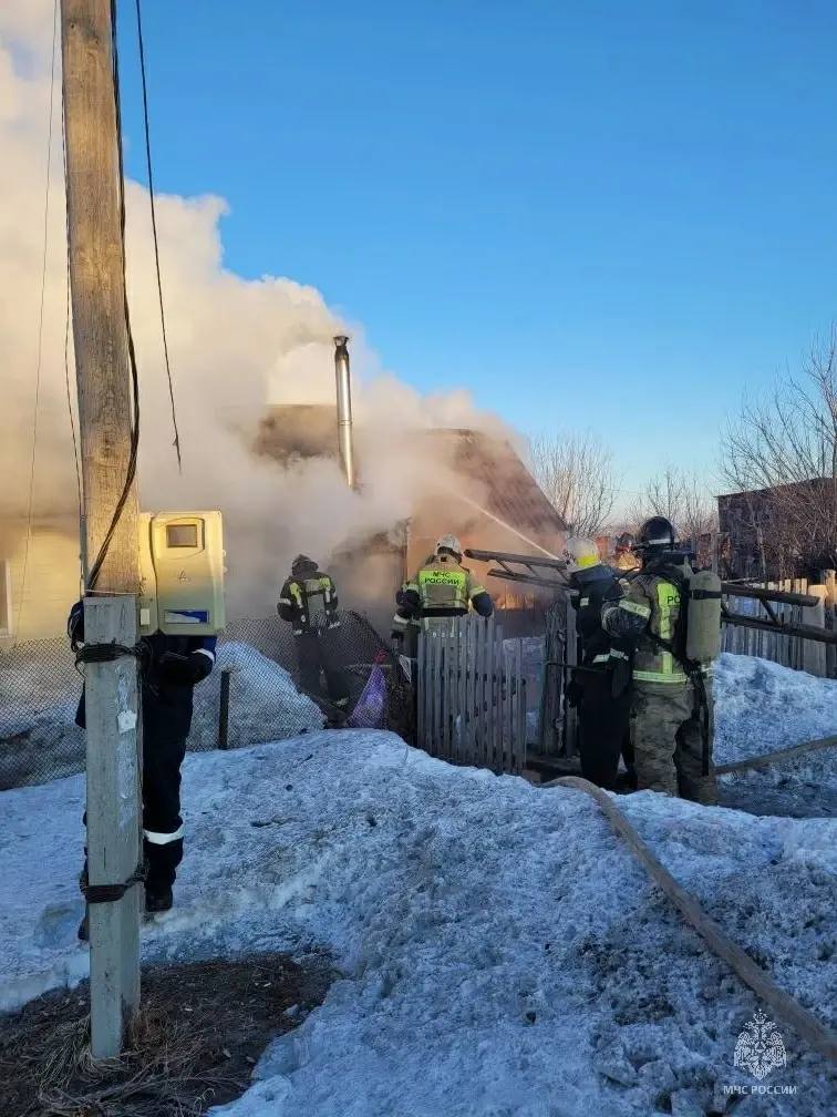 Четверо детей спасены при пожаре в Алейске Четверо детей спасены при пожаре в Алейске