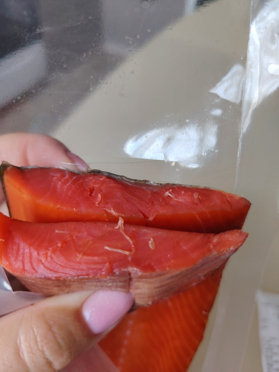 В магазине 'Красный Яр' нашли филе нерки с личинками паразитов