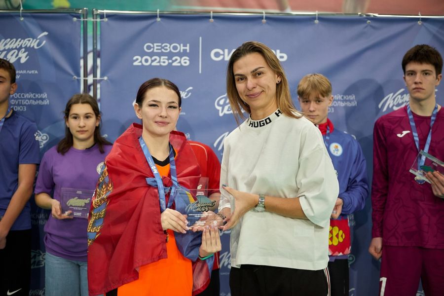 Команда девушек Комсомольской СОШ №1 Павловского района стала победительницей окружного этапа «Кожаный мяч - ШФЛ» и сыграет на всероссийском финале турнира Команда девушек Комсомольской СОШ №1 Павловского района стала победительницей окружного этапа «Кожаный мяч - ШФЛ» и сыграет на всероссийском финале турнира