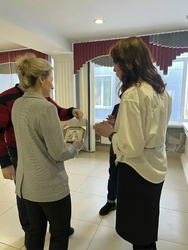 Воскресная школа Знаменского монастыря поздравила с Днём защитника Отечества пациентов краевого госпиталя ветеранов войн Воскресная школа Знаменского монастыря поздравила с Днём защитника Отечества пациентов краевого госпиталя ветеранов войн