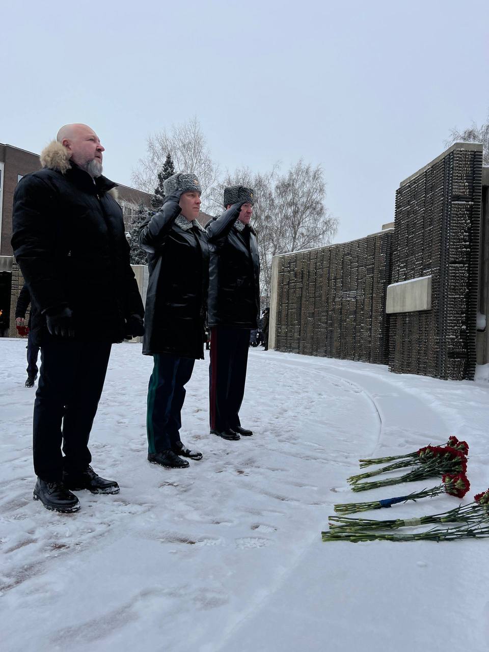 Прокурор Алтайского края Антон Герман 23 февраля 2026 года принял участие в церемонии возложения цветов на Мемориале Славы Прокурор Алтайского края Антон Герман 23 февраля 2026 года принял участие в церемонии возложения цветов на Мемориале Славы