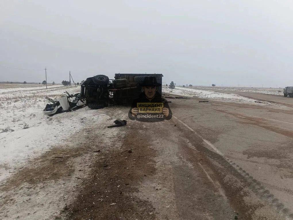 Смертельная аварии с участием лесовоза произошла на трассе К-21 Смертельная аварии с участием лесовоза произошла на трассе К-21