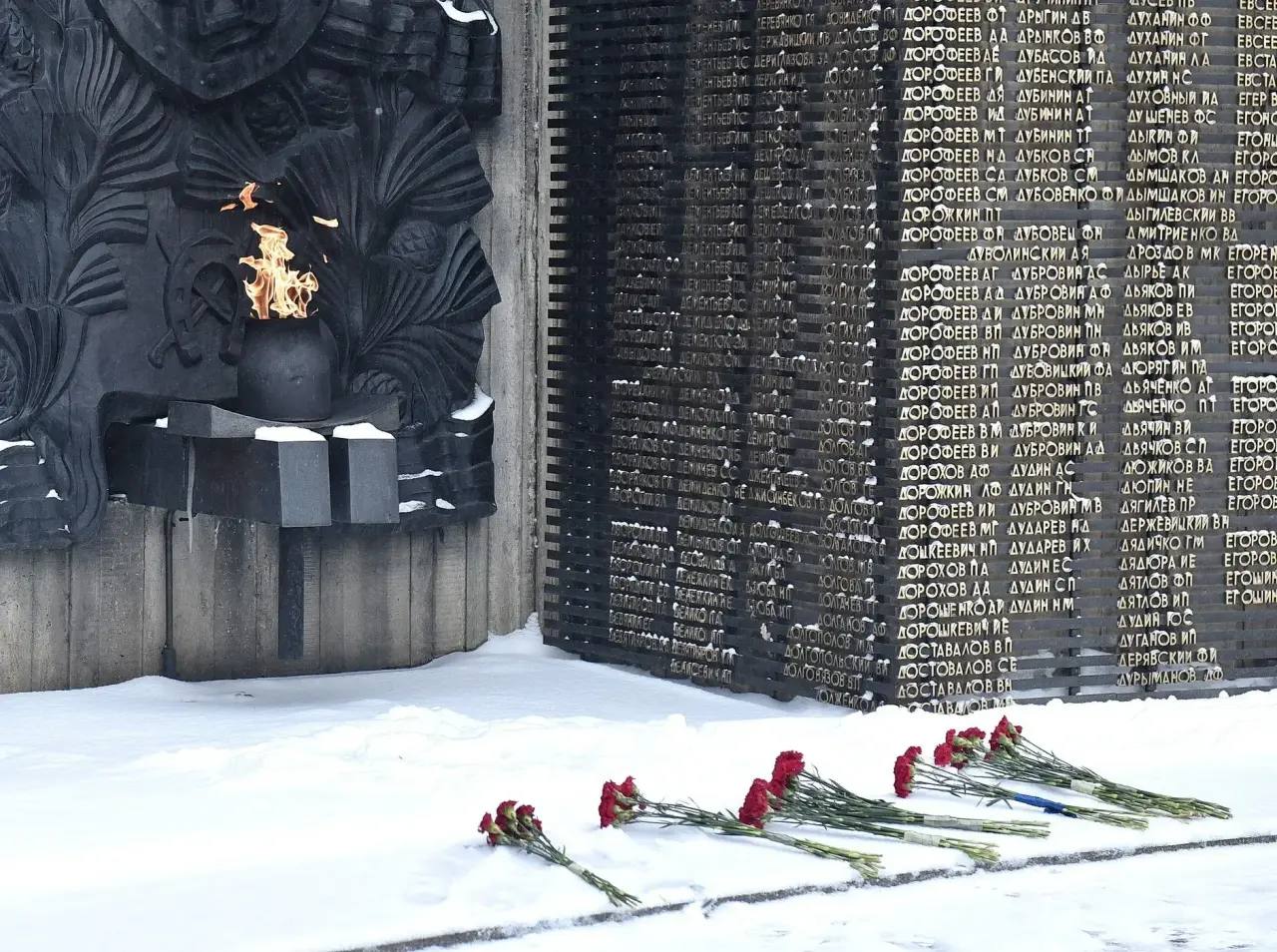 Руководитель следственного управления СК России по Алтайскому краю принял участие в торжественных мероприятиях, приуроченных ко Дню защитника Отечества Руководитель следственного управления СК России по Алтайскому краю принял участие в торжественных мероприятиях, приуроченных ко Дню защитника Отечества