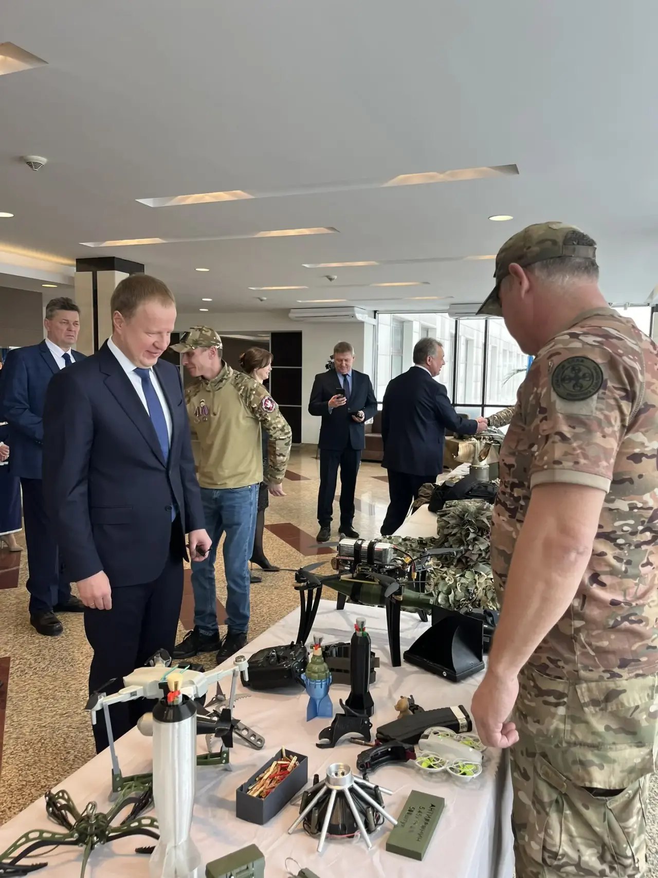 Выставка, посвященная СВО, работает в Барнауле Выставка, посвященная СВО, работает в Барнауле