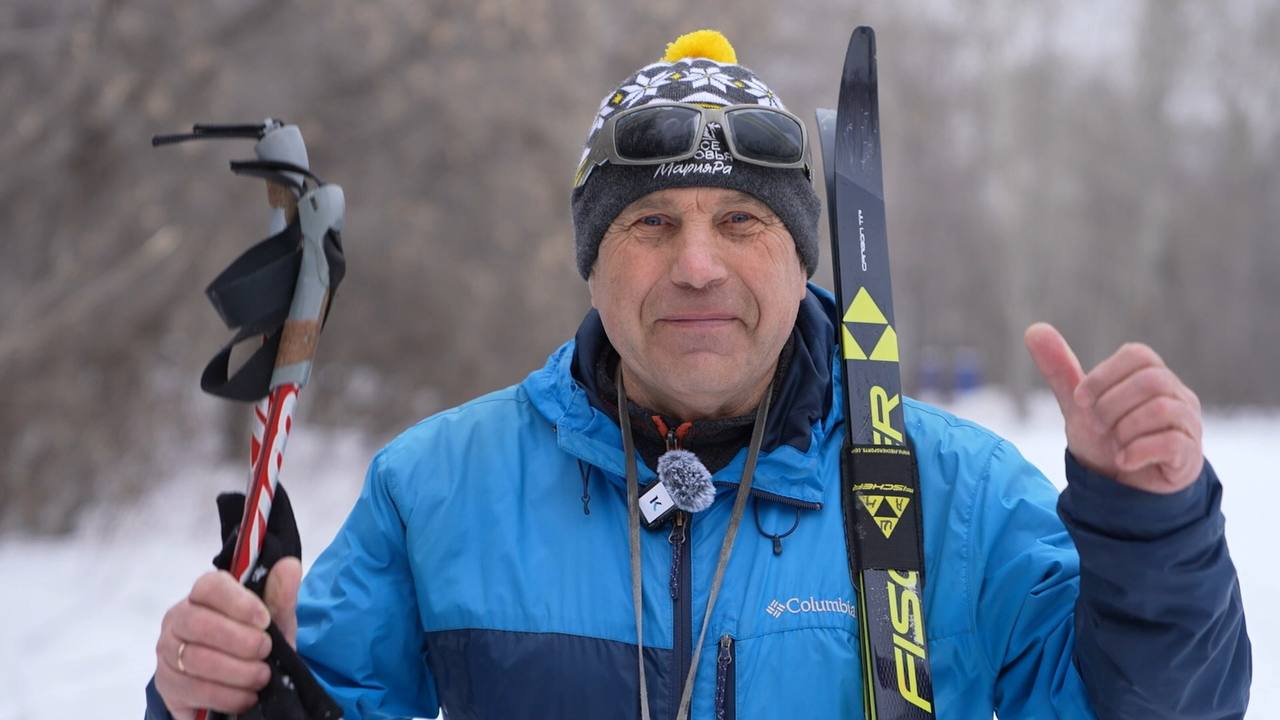 «Если бы не нравилось, я бы не работал»: как купание в ледяном Иртыше перевернуло жизнь алтайского лыжника и сделало из него легендарного тренера