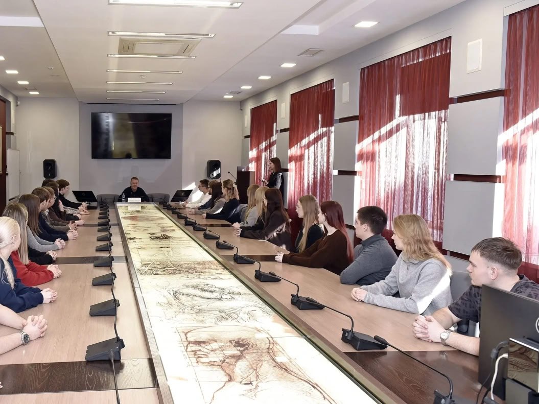 Вячеслав Франк встретился со студентами РАНХиГС Вячеслав Франк встретился со студентами РАНХиГС