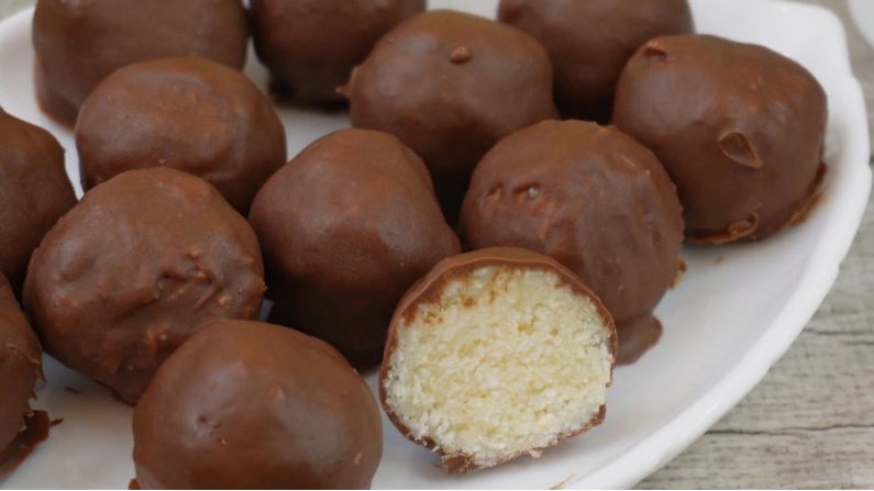 Как сделать домашние конфеты за 5 минут: удивительный рецепт из трех ингредиентов