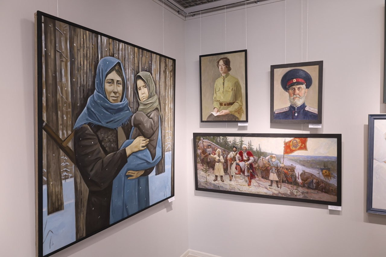 В Барнауле открылась необычная выставка "23+8" о мужском и женском