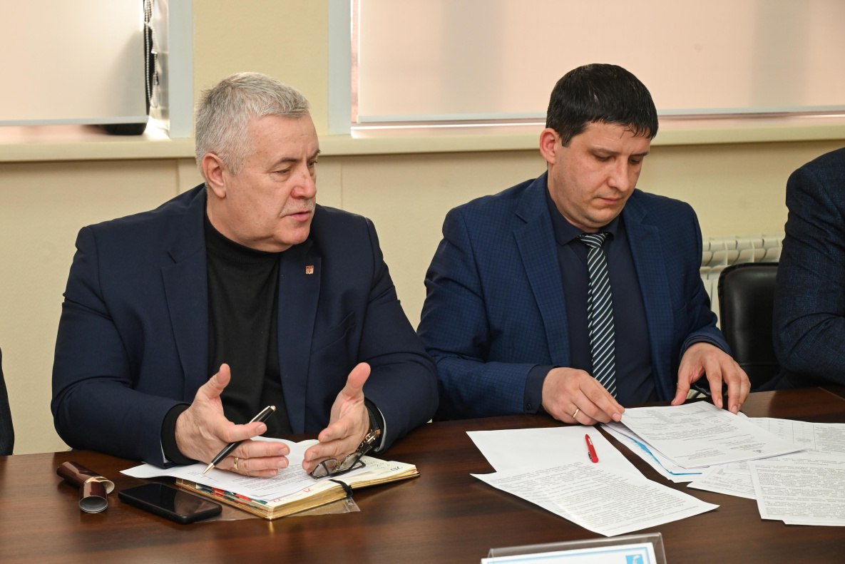 В администрации Барнаула обсудили реализацию проекта «Готов к санитарной обороне» В администрации Барнаула обсудили реализацию проекта «Готов к санитарной обороне»