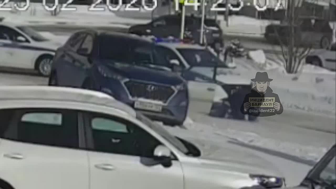 Сотрудники ДПС задержали нарушителя после погони в Барнауле