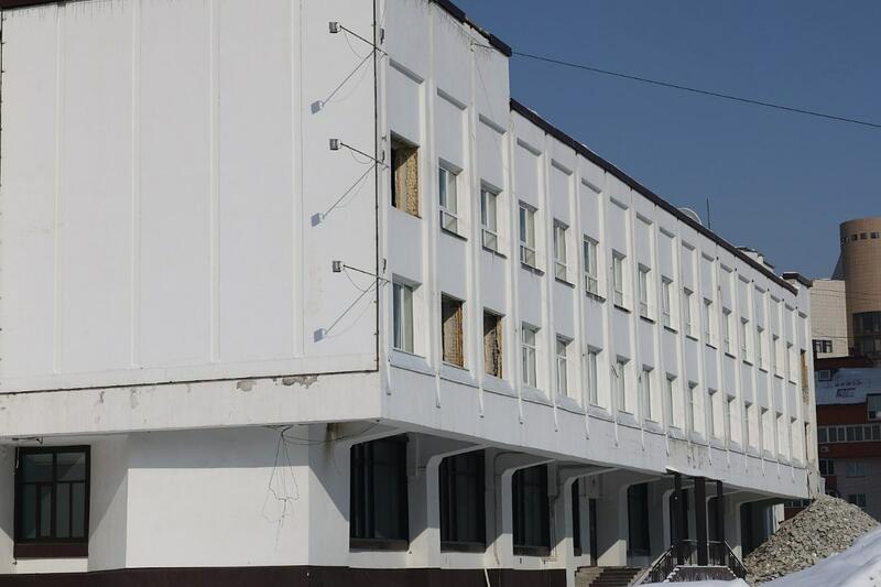 Подготовка к сносу легендарного здания на проспекте Красноармейском продолжается в Барнауле Подготовка к сносу легендарного здания на проспекте Красноармейском продолжается в Барнауле