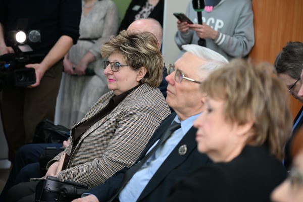 Депутаты АКЗС оценили работу единого контакт-центра для записи к врачу Депутаты АКЗС оценили работу единого контакт-центра для записи к врачу