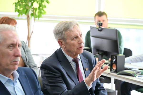 Депутаты АКЗС оценили работу единого контакт-центра для записи к врачу Депутаты АКЗС оценили работу единого контакт-центра для записи к врачу