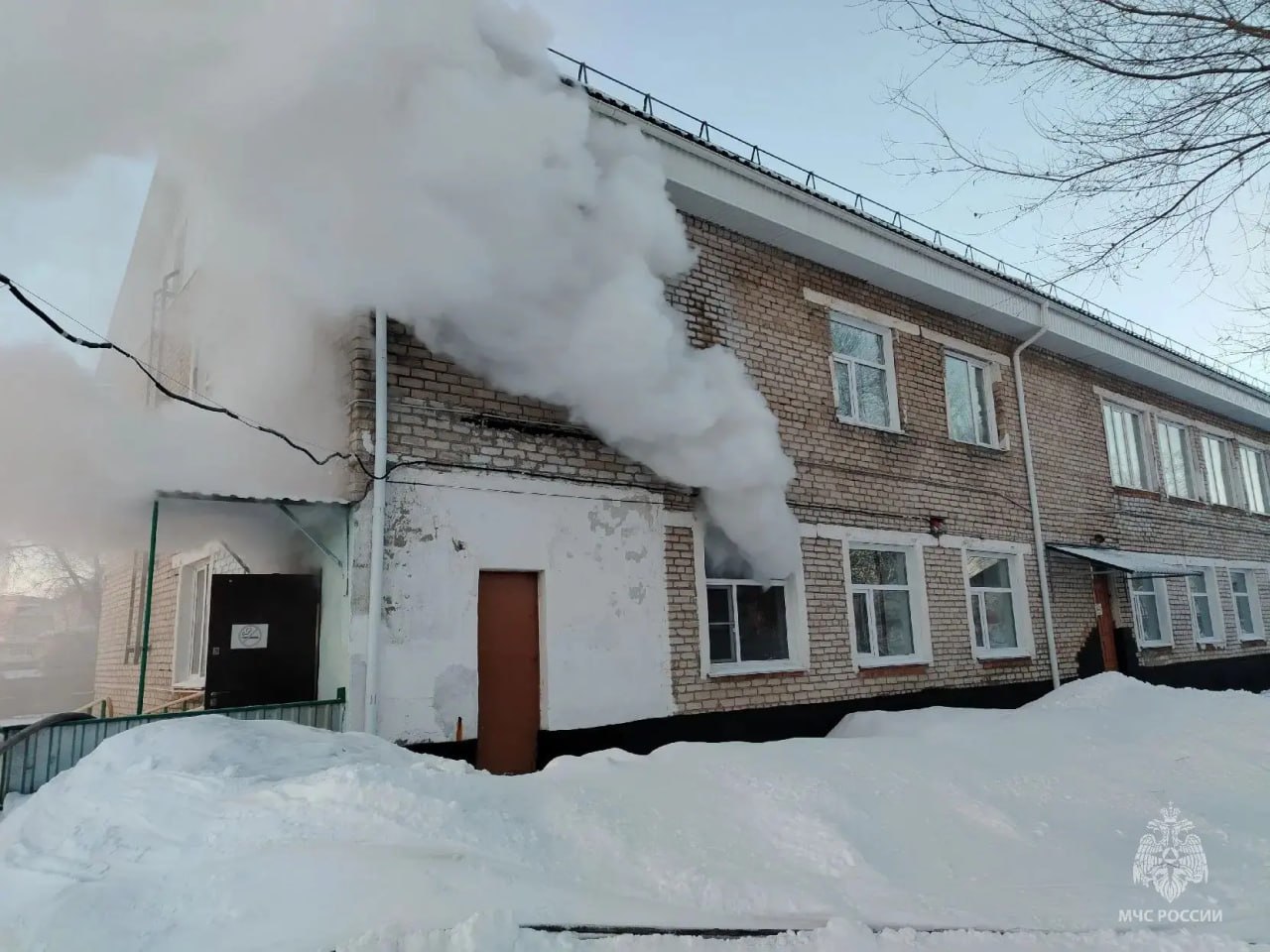 В Камне-на-Оби загорелся детский сад В Камне-на-Оби загорелся детский сад