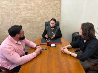 В управлении Алтайского края по развитию предпринимательства и рыночной инфраструктуры прошла рабочая встреча начальника ведомства Елены Абдулаевой и руководителя по направлению ключевых и стратегических проектов компании...