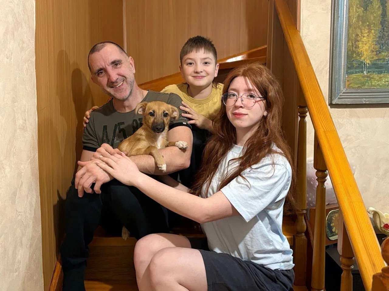 Примерзший ко льду в Барнауле щенок обрел любящих хозяев Примерзший ко льду в Барнауле щенок обрел любящих хозяев