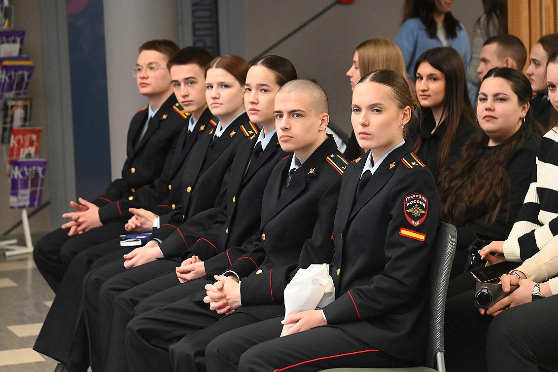 В Барнауле прошел первый молодежный форум «Будущее выбираешь ты» В Барнауле прошел первый молодежный форум «Будущее выбираешь ты»