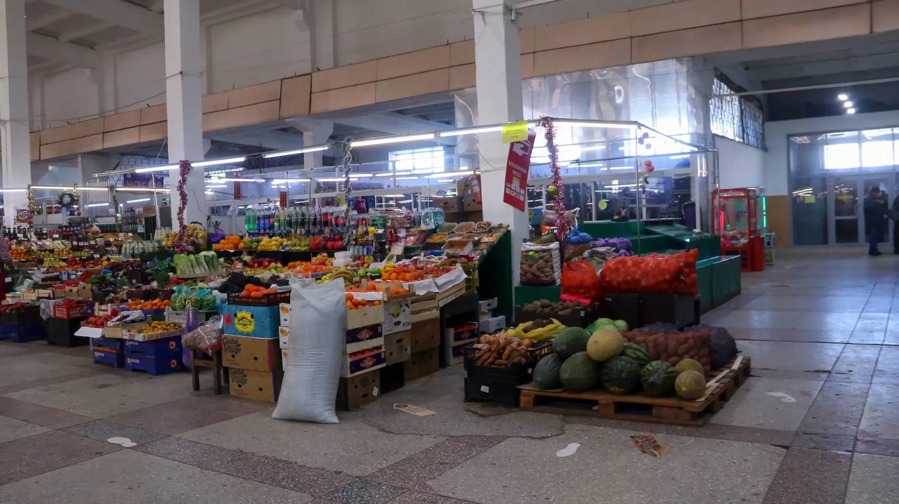 Крытый рынок в Барнауле продадут на 20 млн рублей дороже Крытый рынок в Барнауле продадут на 20 млн рублей дороже