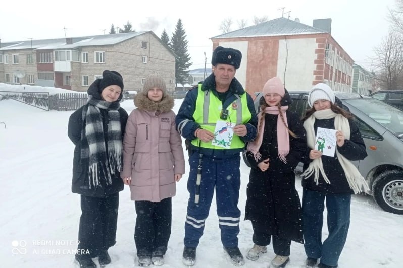 Госавтоинспекция Родинского района поздравила водителей с днем защитника Отечества Госавтоинспекция Родинского района поздравила водителей с днем защитника Отечества