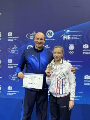 Алтайская саблистка Мария Третьякова стала победительницей юниорского первенства Европы в командном турнире