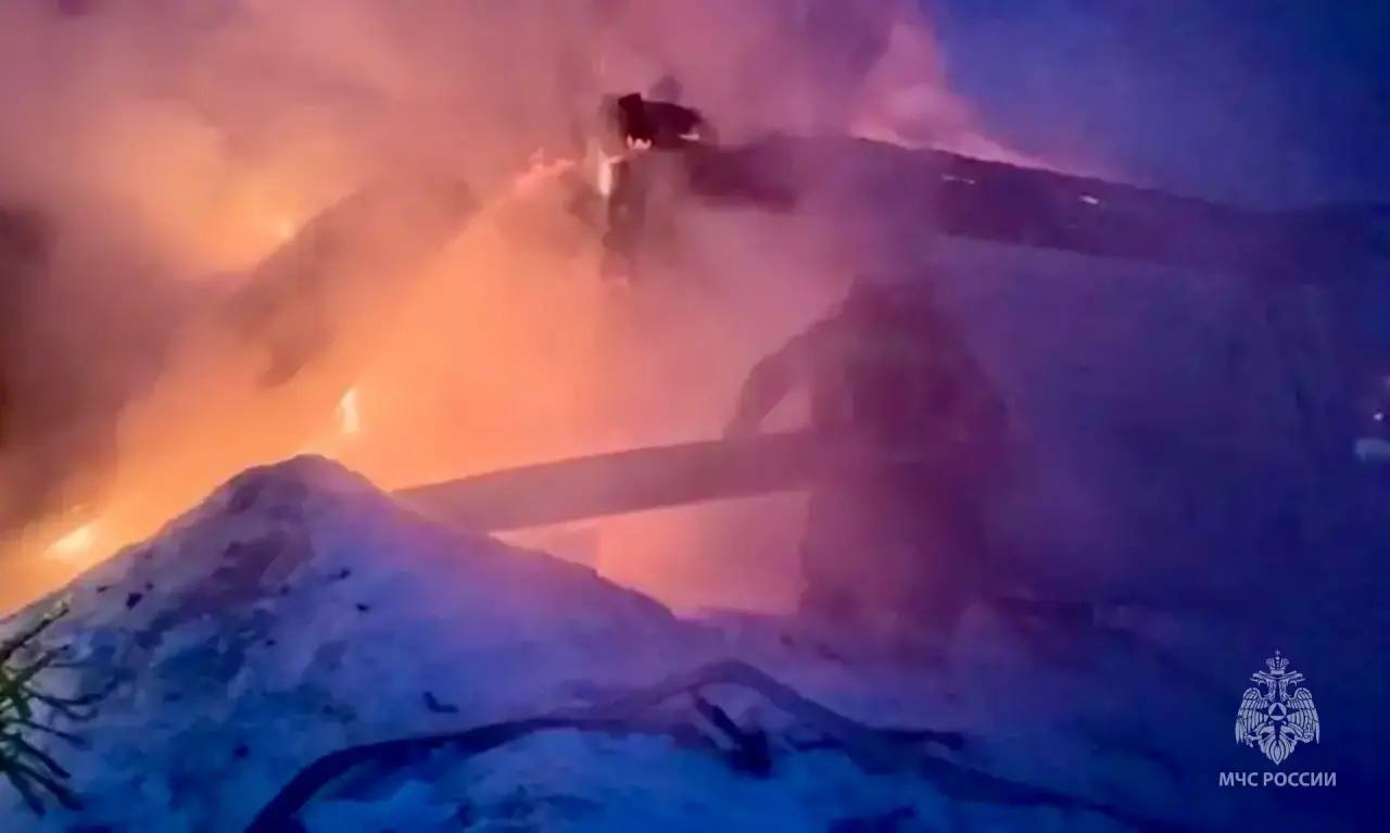 В Красногорском районе произошёл пожар из-за печи, пострадавших нет В Красногорском районе произошёл пожар из-за печи, пострадавших нет