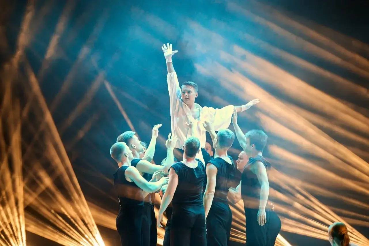 Виктор Томенко: Наш краевой молодежный ансамбль «Алтай» — в Таиланде принимает участие в мультижанровом фестивале «Русские сезоны» Виктор Томенко: Наш краевой молодежный ансамбль «Алтай» — в Таиланде принимает участие в мультижанровом фестивале «Русские сезоны»