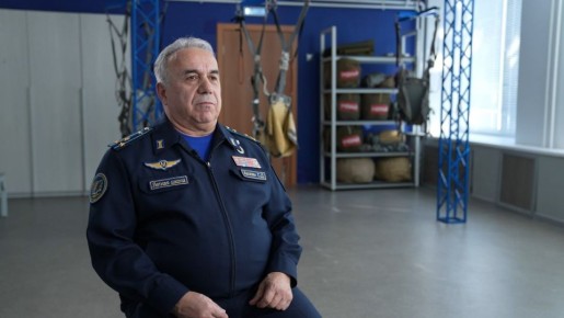 Воспитал Героев России и сделал школу лучшей в стране: история директора алтайского лётного интерната