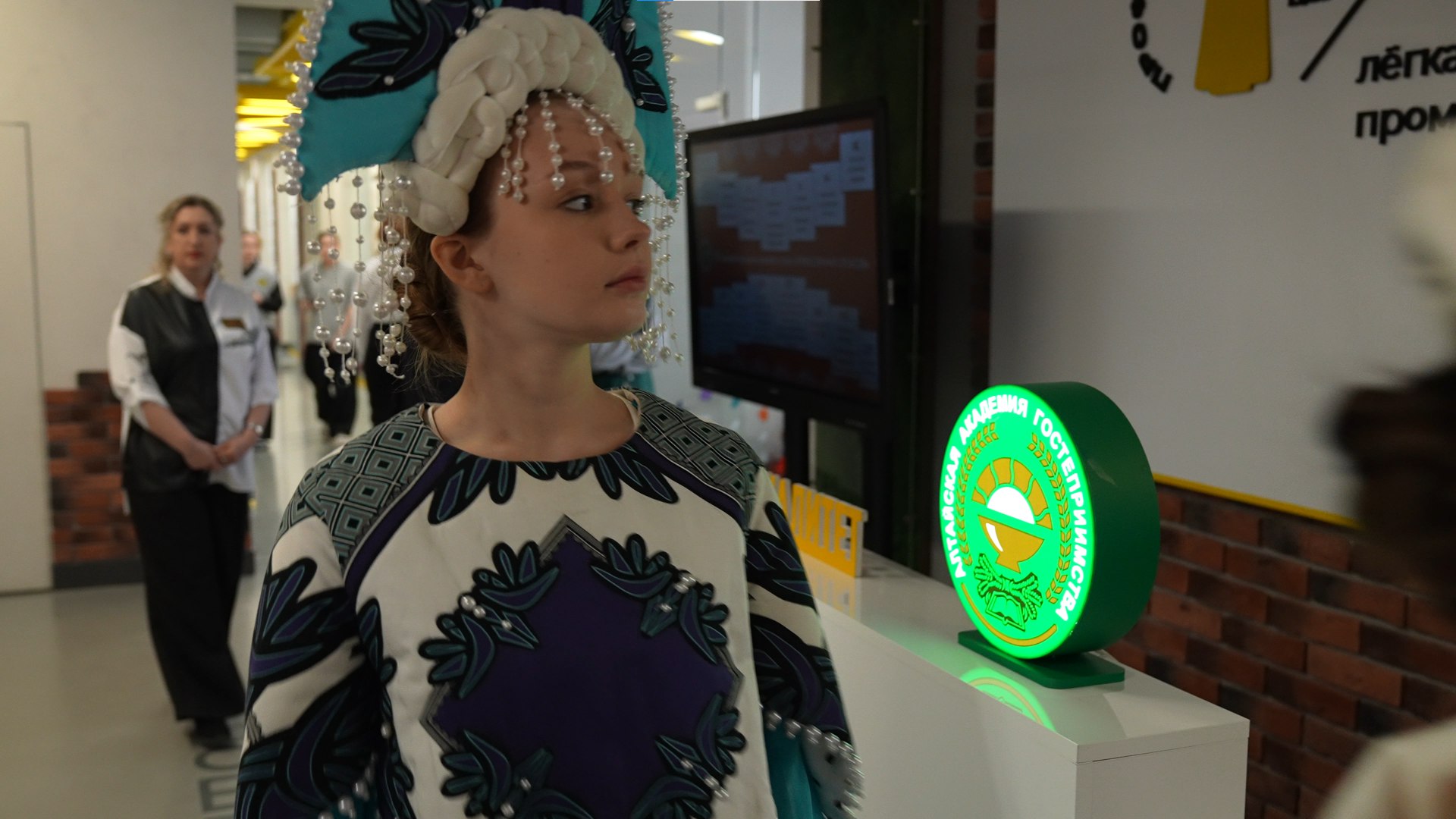 Алтайская академия гостеприимства провела масштабный фестиваль ремёсел для школьников Алтайская академия гостеприимства провела масштабный фестиваль ремёсел для школьников