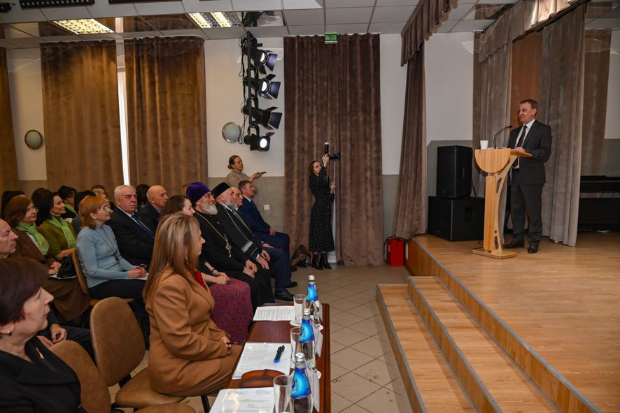 Вячеслав Франк принял участие в совместном заседании Общественной палаты города и Совета женщин при главе Барнаула Вячеслав Франк принял участие в совместном заседании Общественной палаты города и Совета женщин при главе Барнаула