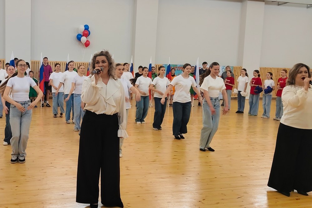 В поселке Мирный Родинского района после ремонта открылся обновленный спортивный зал В поселке Мирный Родинского района после ремонта открылся обновленный спортивный зал