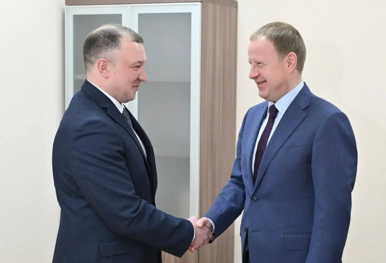 Участник федеральной программы "Время героев" Никита Рыжих поблагодарил губернатора Виктора Томенко за наставничество Участник федеральной программы "Время героев" Никита Рыжих поблагодарил губернатора Виктора Томенко за наставничество