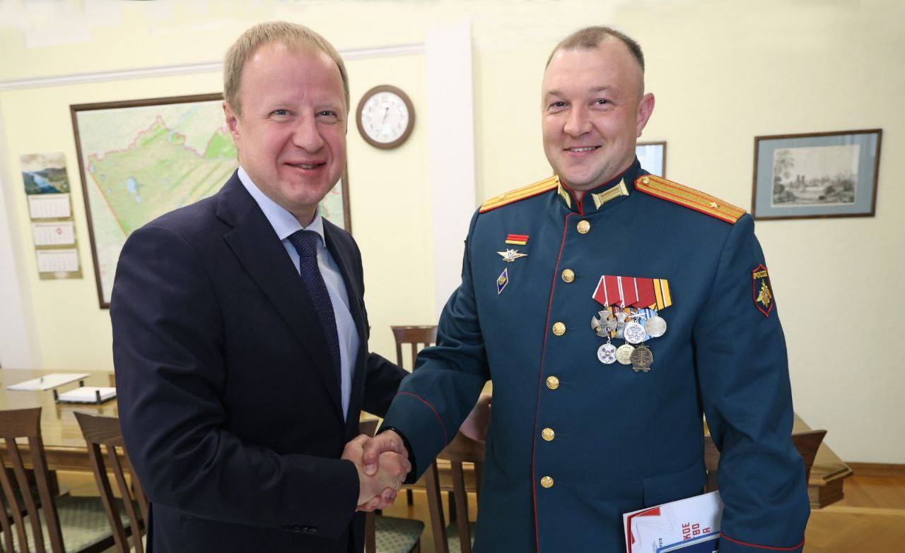 Участник федеральной программы "Время героев" Никита Рыжих поблагодарил губернатора Виктора Томенко за наставничество Участник федеральной программы "Время героев" Никита Рыжих поблагодарил губернатора Виктора Томенко за наставничество